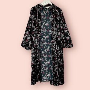 Avenue Body Vintage Plus Size black kimono Robe with pink hearts Size 30/32